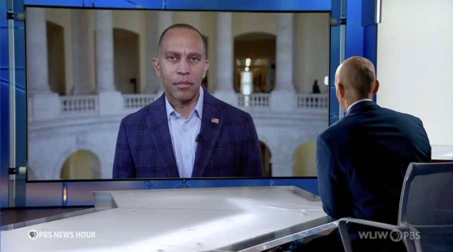 Leader Jeffries (left) and Geoff Bennett (right) appearing on screen