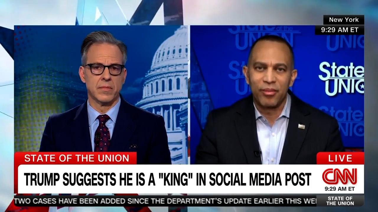 Jake Tapper (left) and Leader Jeffries (right) appearing on screen